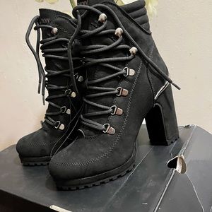 New boot DKNY